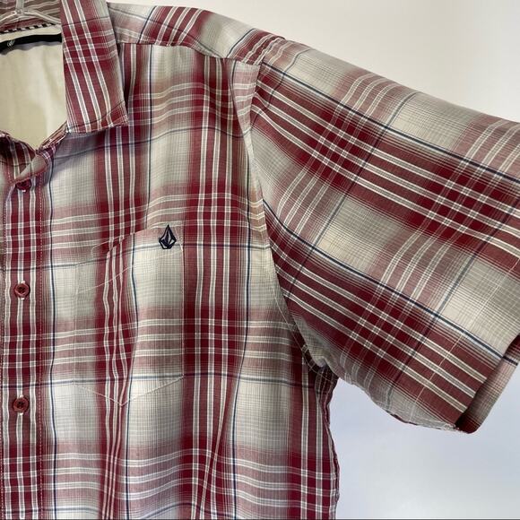 Volcom plaid button down short sleeve size Large - Picture 3 of 10